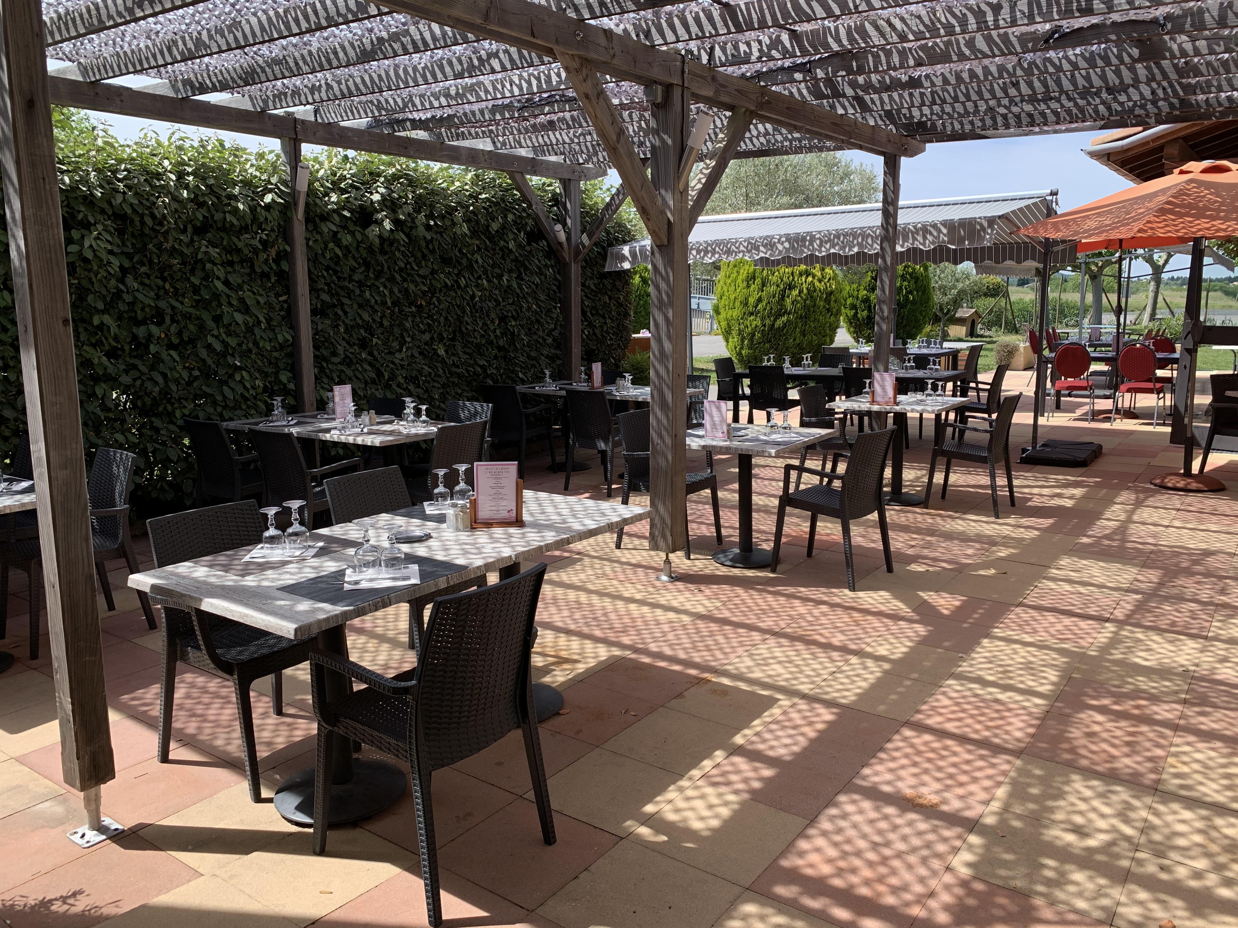 Logis Hotel Restaurant Le Mas De Mon Pere Saint-Jean-le-Centenier Exterior foto