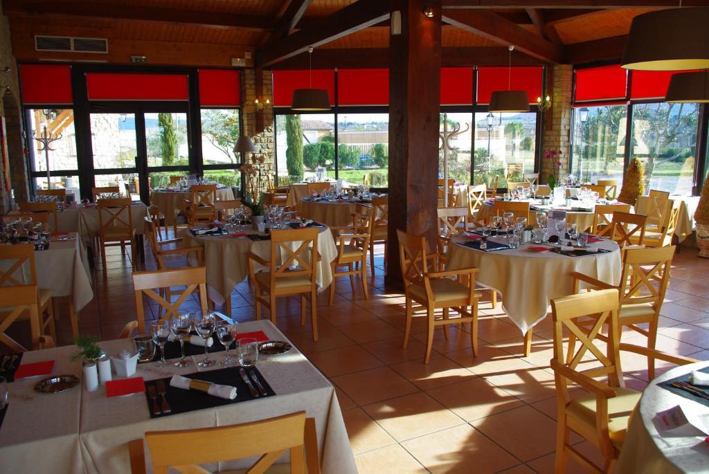 Logis Hotel Restaurant Le Mas De Mon Pere Saint-Jean-le-Centenier Exterior foto